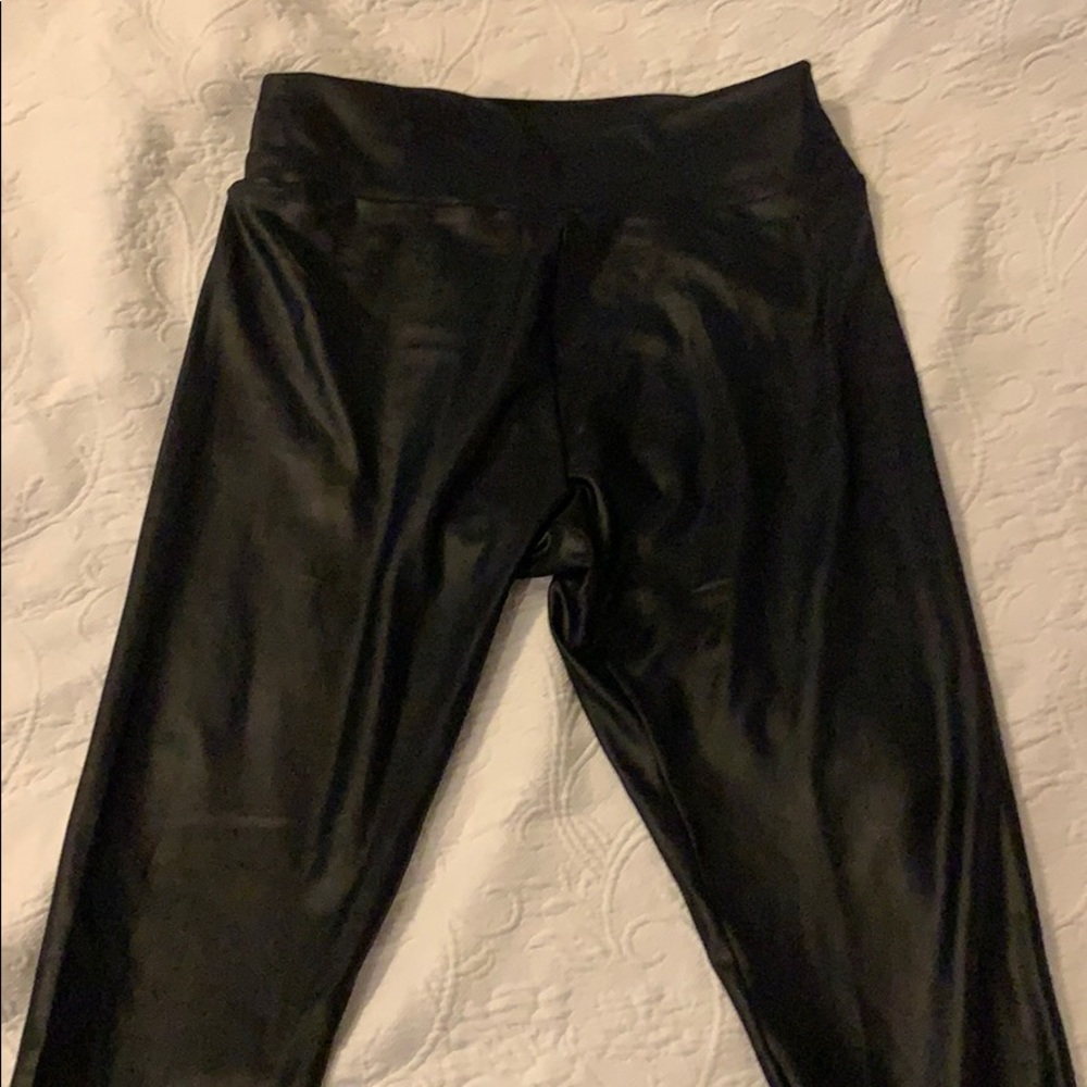Shiny black leggings size s/m